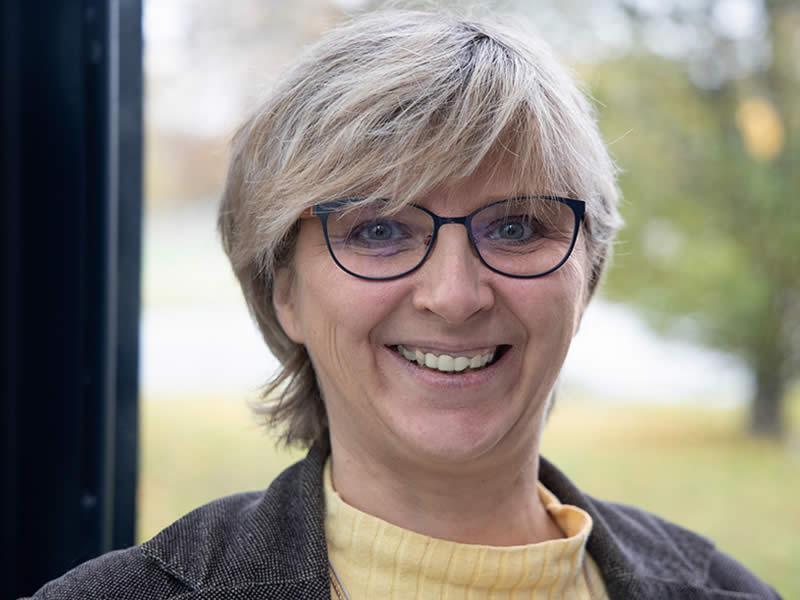 bertram_ansprechpartner_stephanie_hueskes